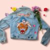 tatouage en broderie sur veste denim vintage
