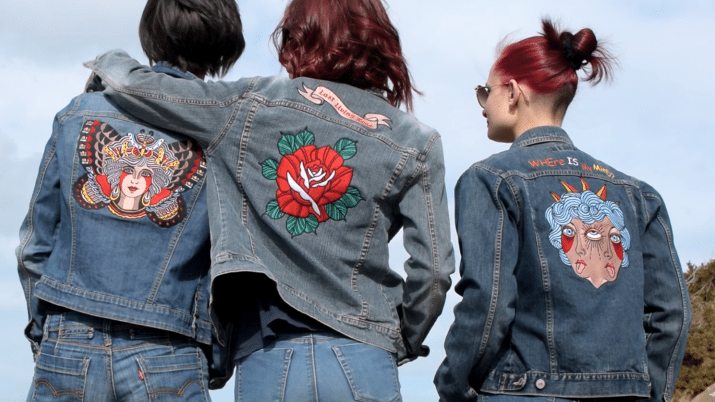 Vestes en jeans pour femme brodées de tatouages