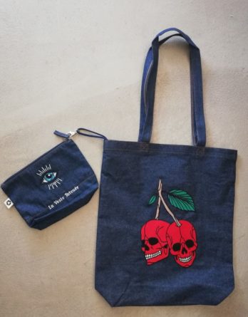 sac et pochette en denim brodé