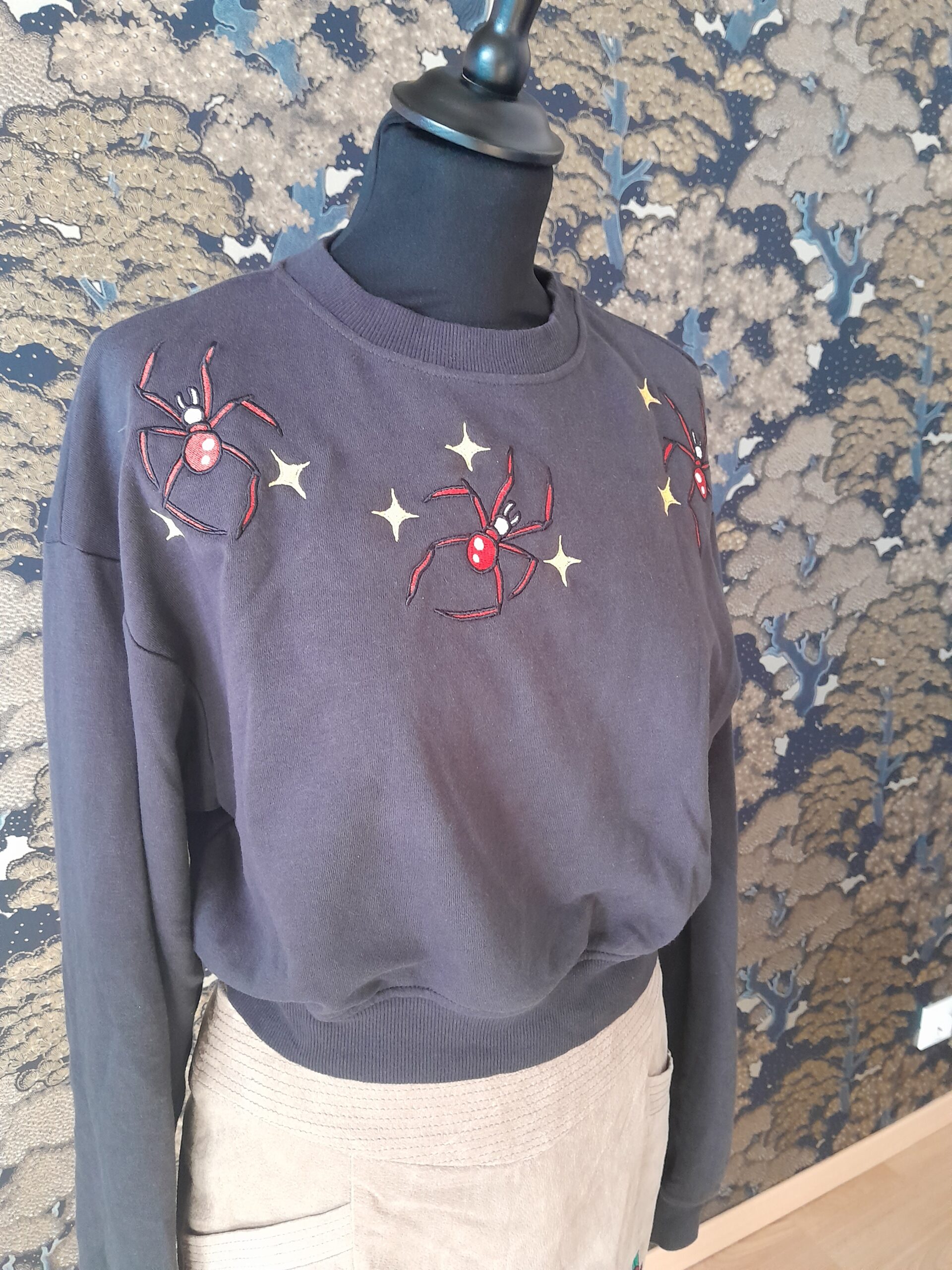Sweat Arachnophobia : modèle unique – Image 2